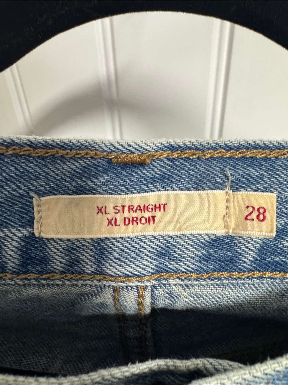 Levi's Light Blue Straight-Leg Women's Jeans with Tie Belt - Picture 3 of 3